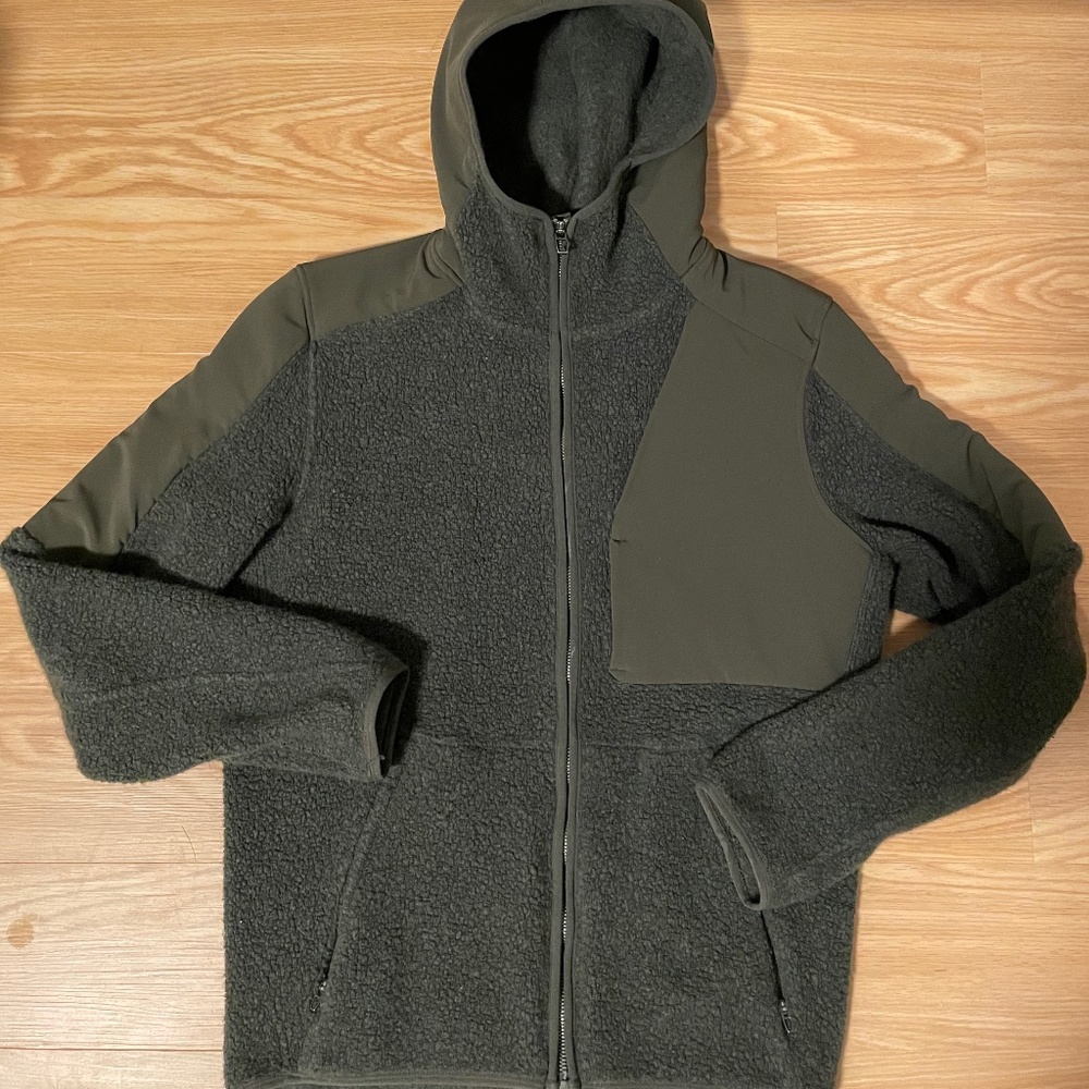 Lululemon Tundra Trek Full Zip Jacket Size XS Olive Green Hooded Men's Authentic